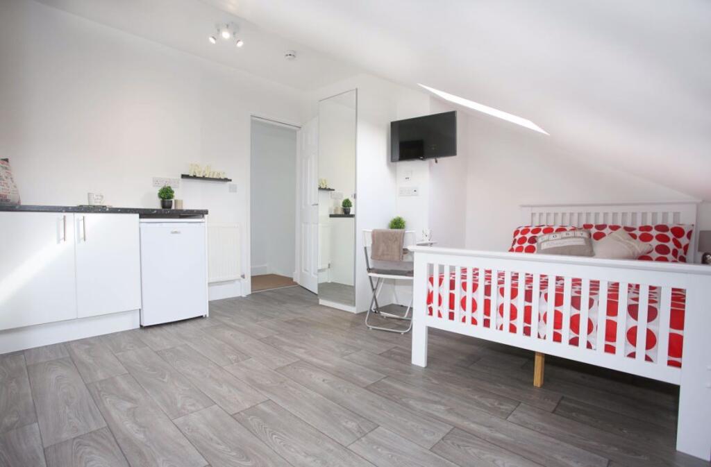 Main image of property: Cowper Street, LU1