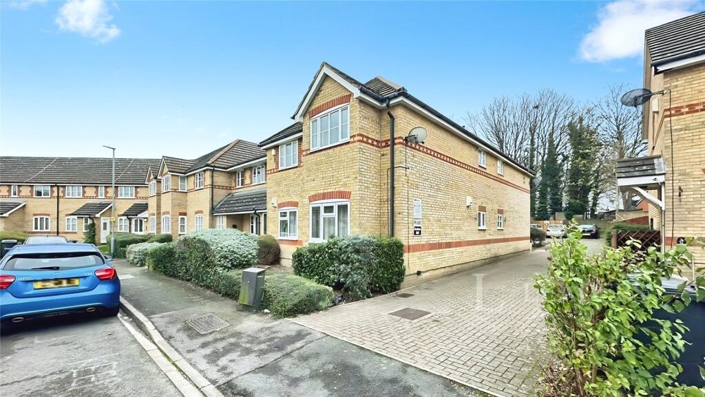 Main image of property: Larkspur Gardens, Luton, Bedfordshire, LU4