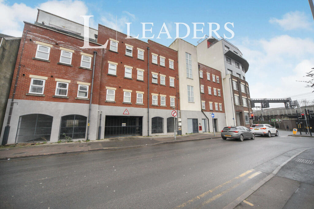 Main image of property: Bedford Heights, 2 Old Bedford Road, LU2