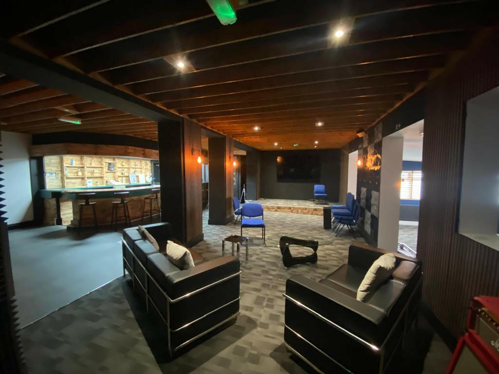 Commercial property to lease in Henshaw Street, Oldham, Lancashire, OL1