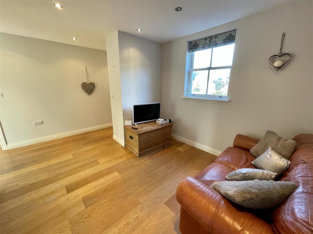 4 bedroom detached house for sale in Mill Hill, Brockweir, Chepstow, NP16