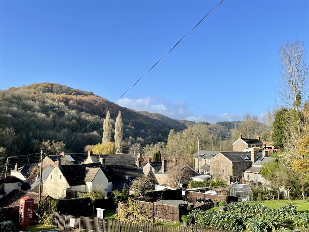 4 bedroom detached house for sale in Mill Hill, Brockweir, Chepstow, NP16