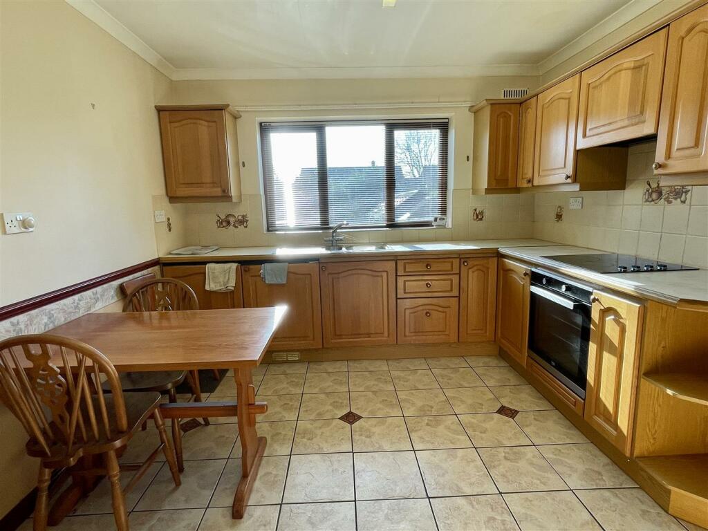 4 bedroom detached house for sale in The Avenue, Caldicot, NP26