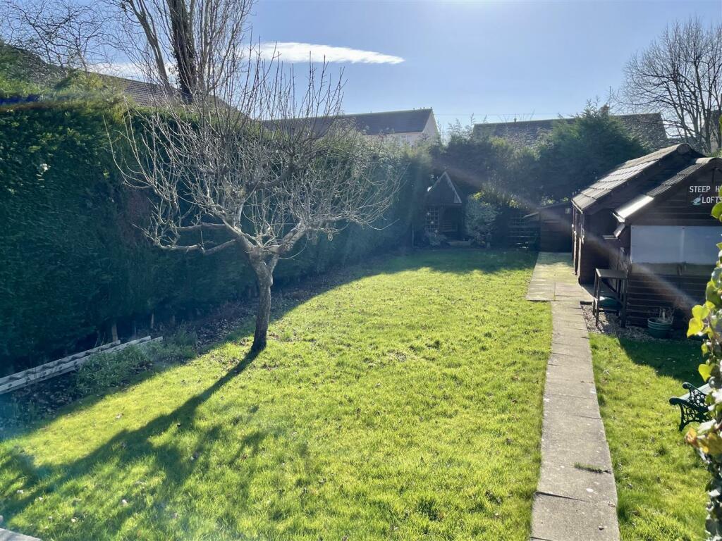 4 bedroom detached house for sale in The Avenue, Caldicot, NP26