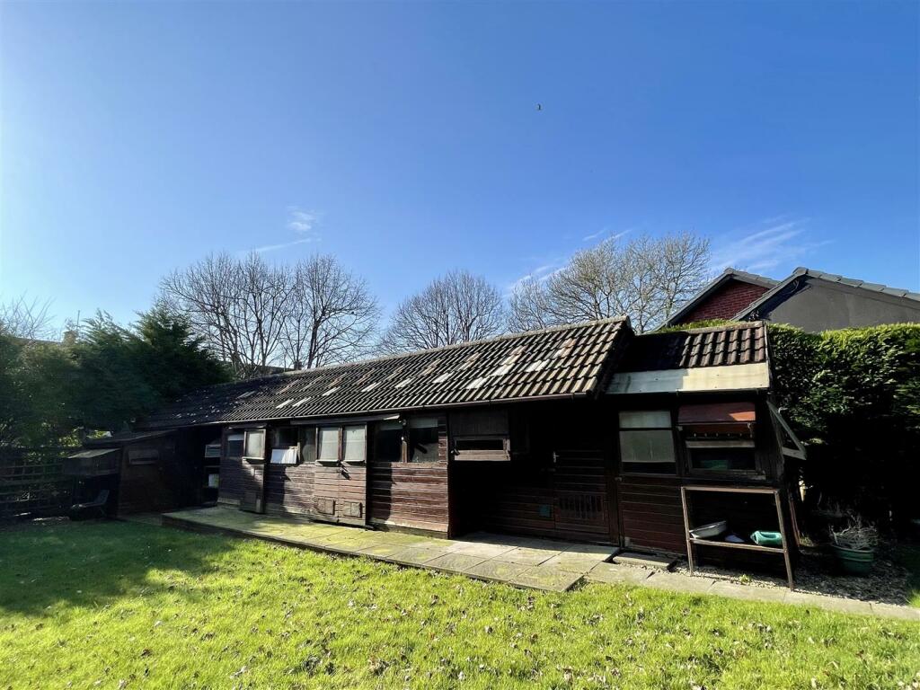 4 bedroom detached house for sale in The Avenue, Caldicot, NP26