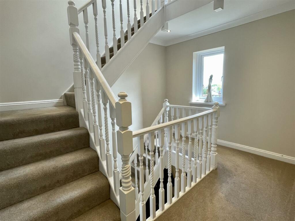 5 bedroom detached house for sale in Hardwick Avenue, Chepstow, NP16