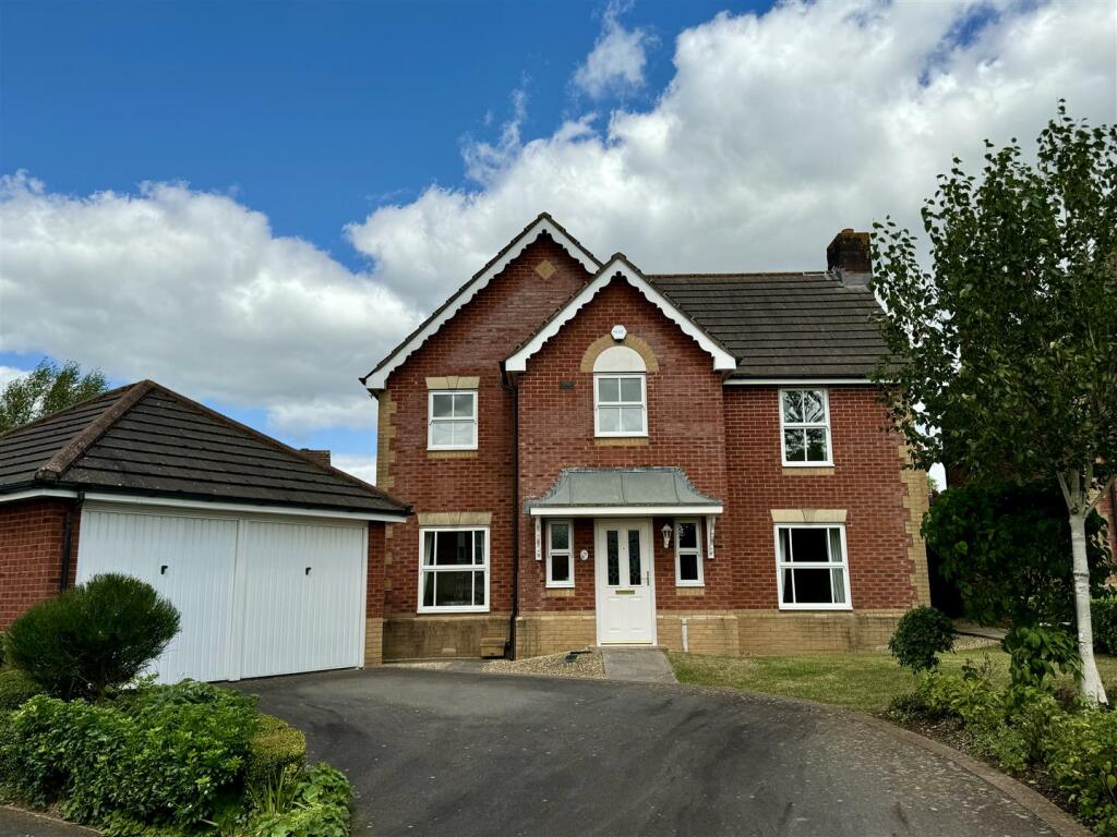 4 bedroom detached house for sale in St. Lawrence Park, Chepstow, NP16