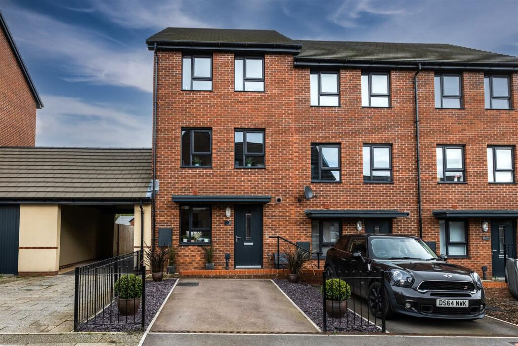 4 bedroom house for sale in Maybe Drive, Chepstow, NP16