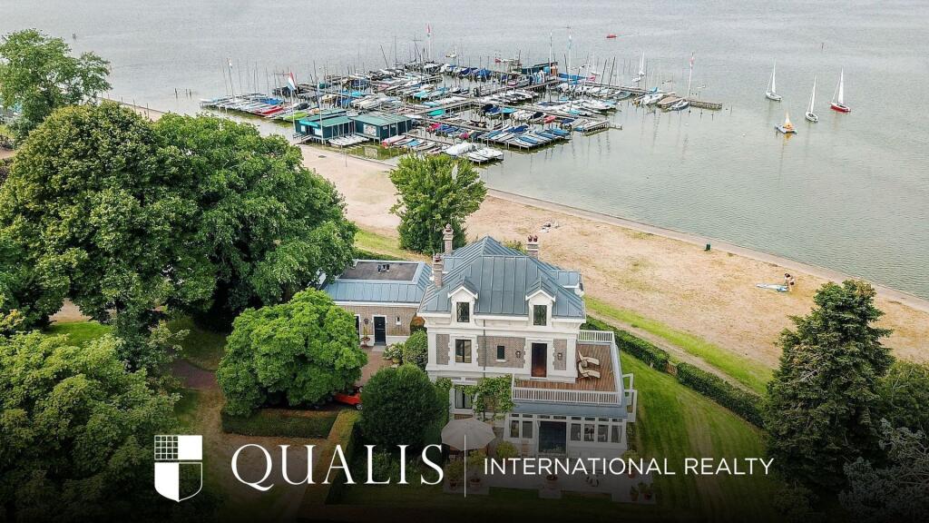 Main image of property: Noord-Holland