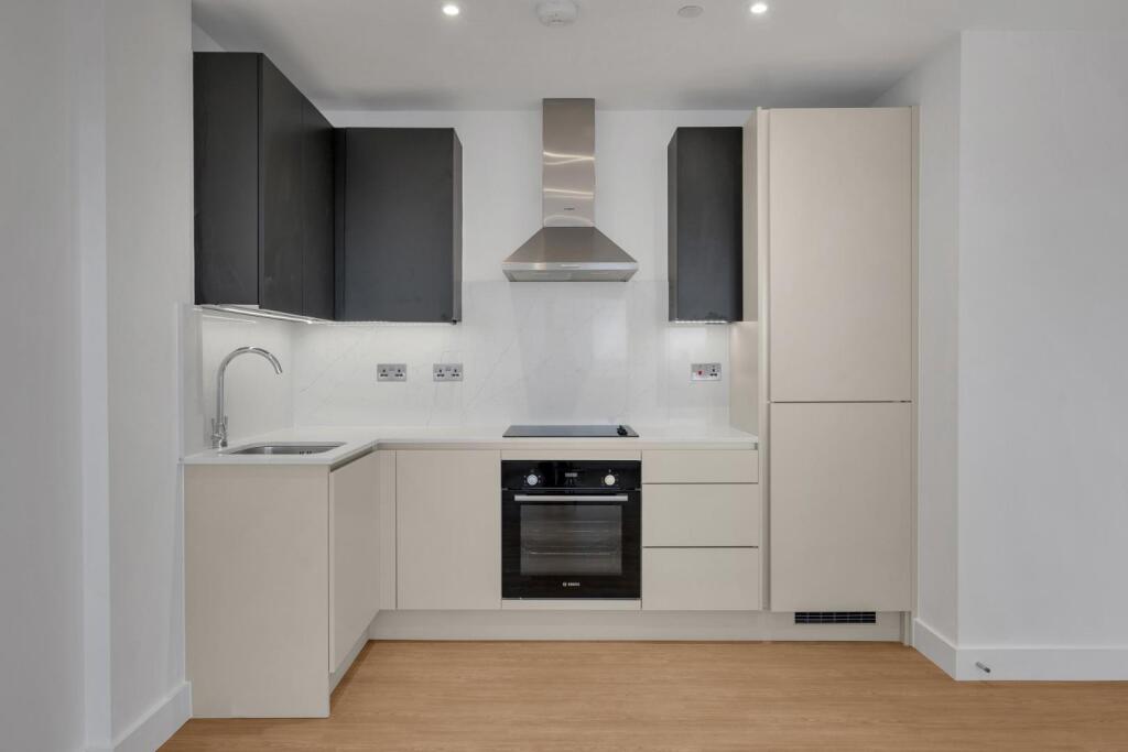 Main image of property: 63 Croydon Road, London