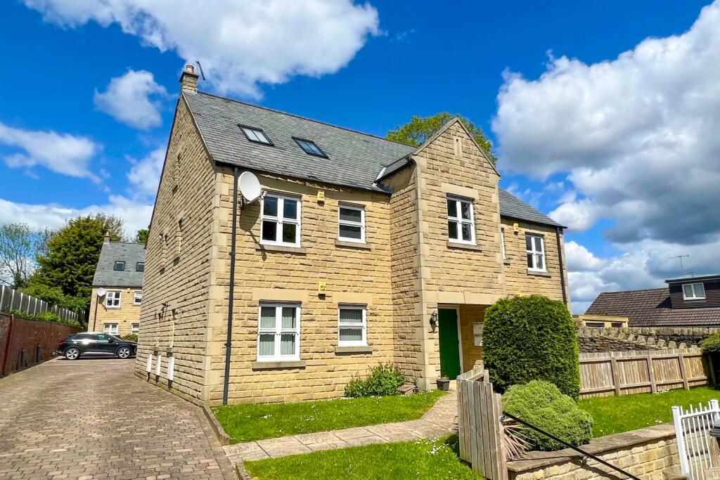 2 bedroom ground floor flat for sale in Hillfoot Court, Totley, S17 4AZ