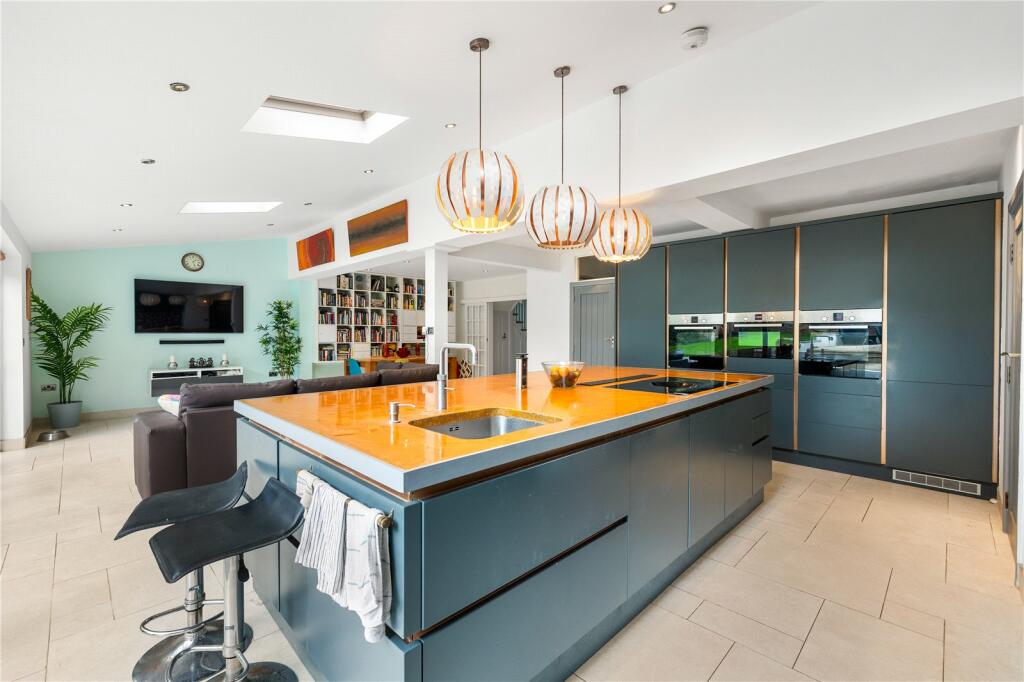Additional property image - Mallory Road, Hove, BN3
