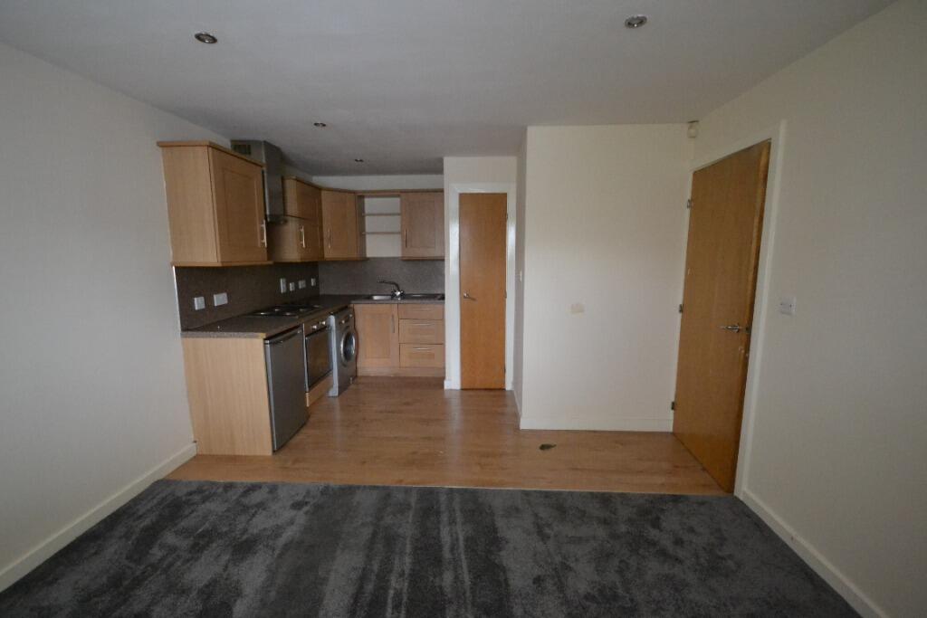 2 bedroom flat for rent in Hessle Road, Hull, HU4