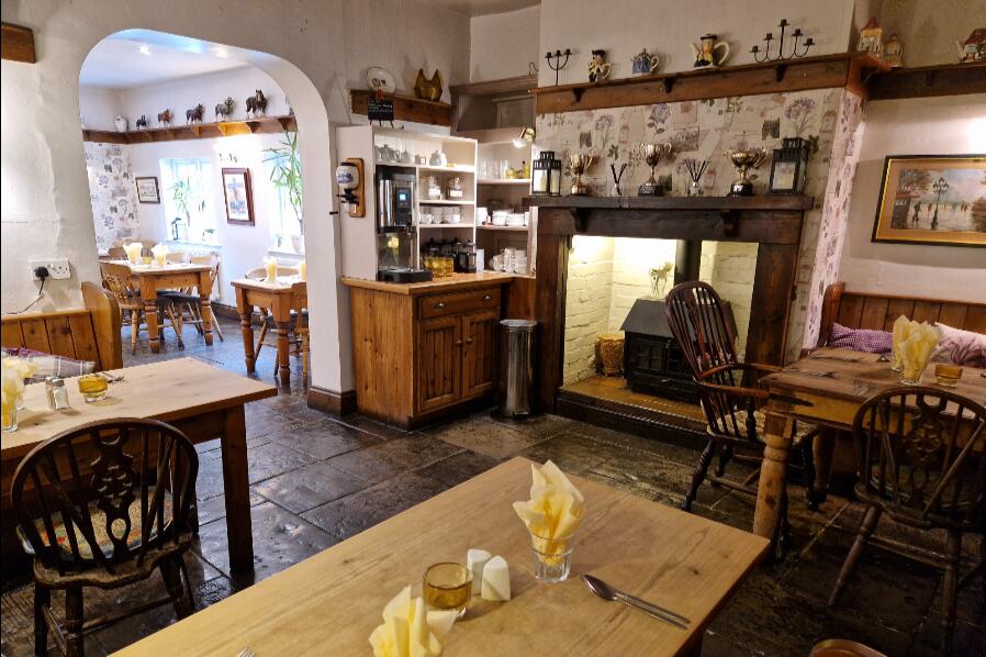 Additional property image - Coach & Horses Fenny Bentley, Ashbourne, DE6 1LB