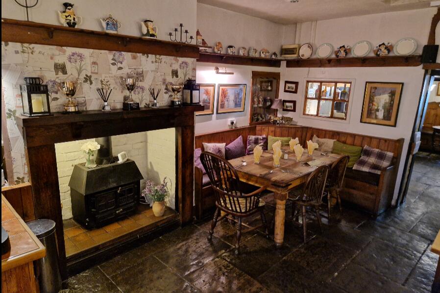 Additional property image - Coach & Horses Fenny Bentley, Ashbourne, DE6 1LB