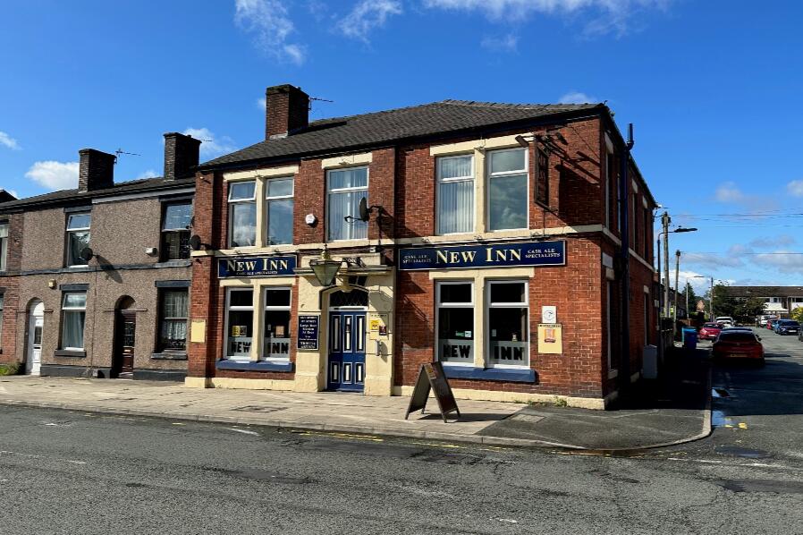 Pub for sale in New Inn 387 Ainsworth Road, Radcliffe, M26 4HF, M26