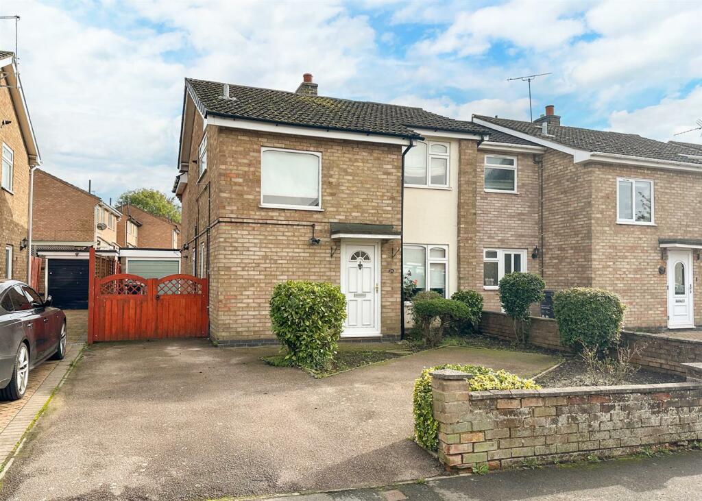 3 bedroom detached house for sale in Kendal Road, Sileby, Loughborough