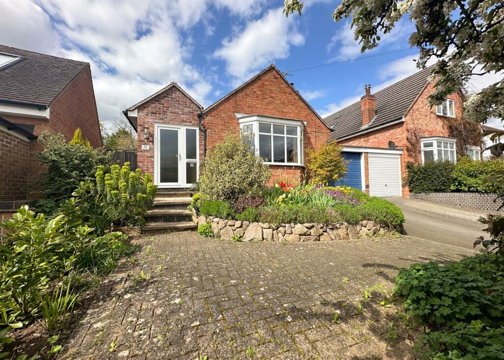 2 bedroom bungalow for sale in Woodgate, Rothley, Leicester, LE7