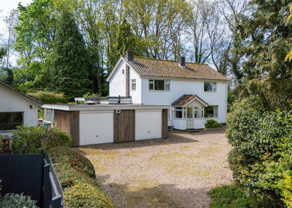 Main image of property: The White House, Loughborough Road, Walton On The Wolds