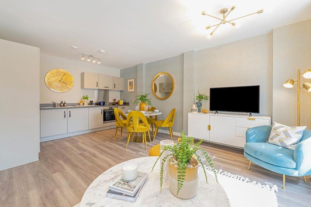 Main image of property: East Street, Farnham, Surrey GU9 7UA