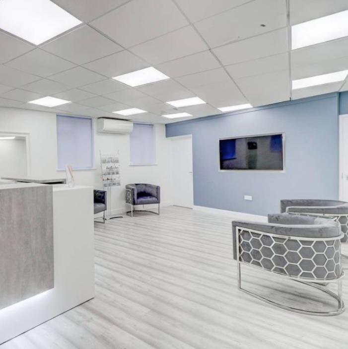 Office for sale in 18 High Street, Uxbridge, Greater London, UB8