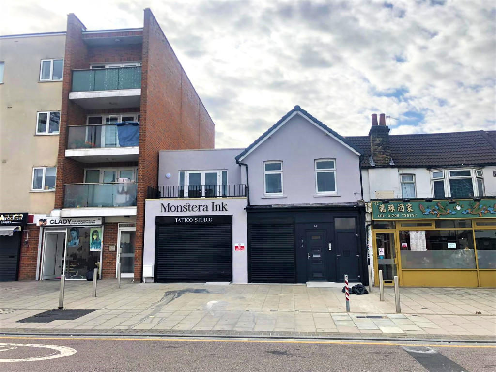 6 bedroom mixed use property for sale in 44 Victoria Road, Romford