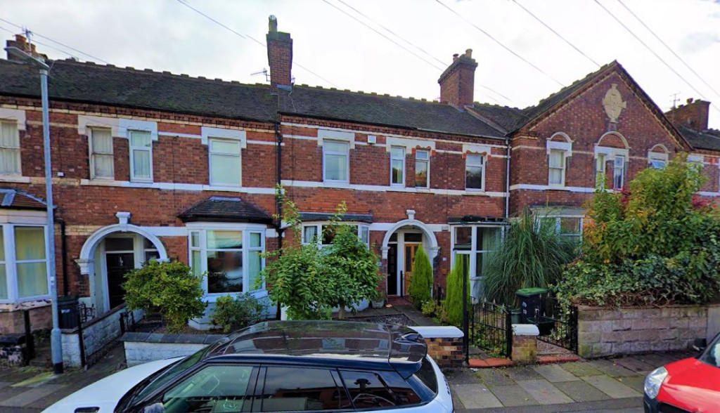 4 bedroom house of multiple occupation for sale in 15 Kings Terrace, Stoke-On-Trent, Staffordshire, ST4