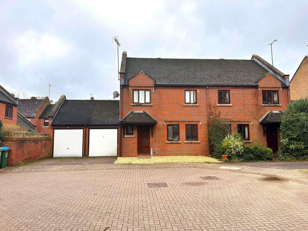 5 bedroom house of multiple occupation for sale in 23 Fishers Field, Buckingham, Buckinghamshire