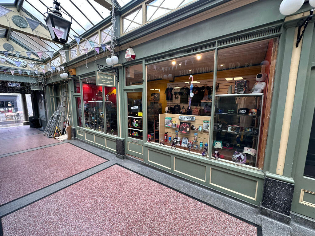 Main image of property: 8-10 The Avenue, High Street, Bridgwater, Somerset, TA6