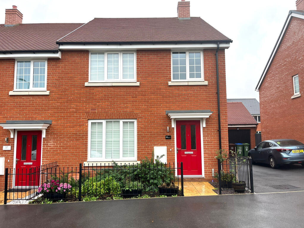 Main image of property: 59 Redcurrant Avenue, Aylesbury, Buckinghamshire, HP18