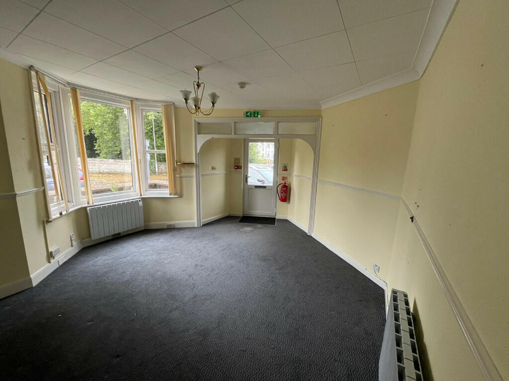 Additional property image - 1 Beaconsfield Avenue, Dover, Kent, CT16