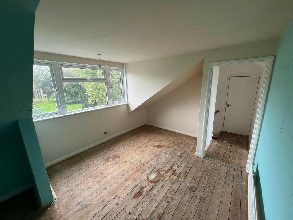 Additional property image - 1 Beaconsfield Avenue, Dover, Kent, CT16