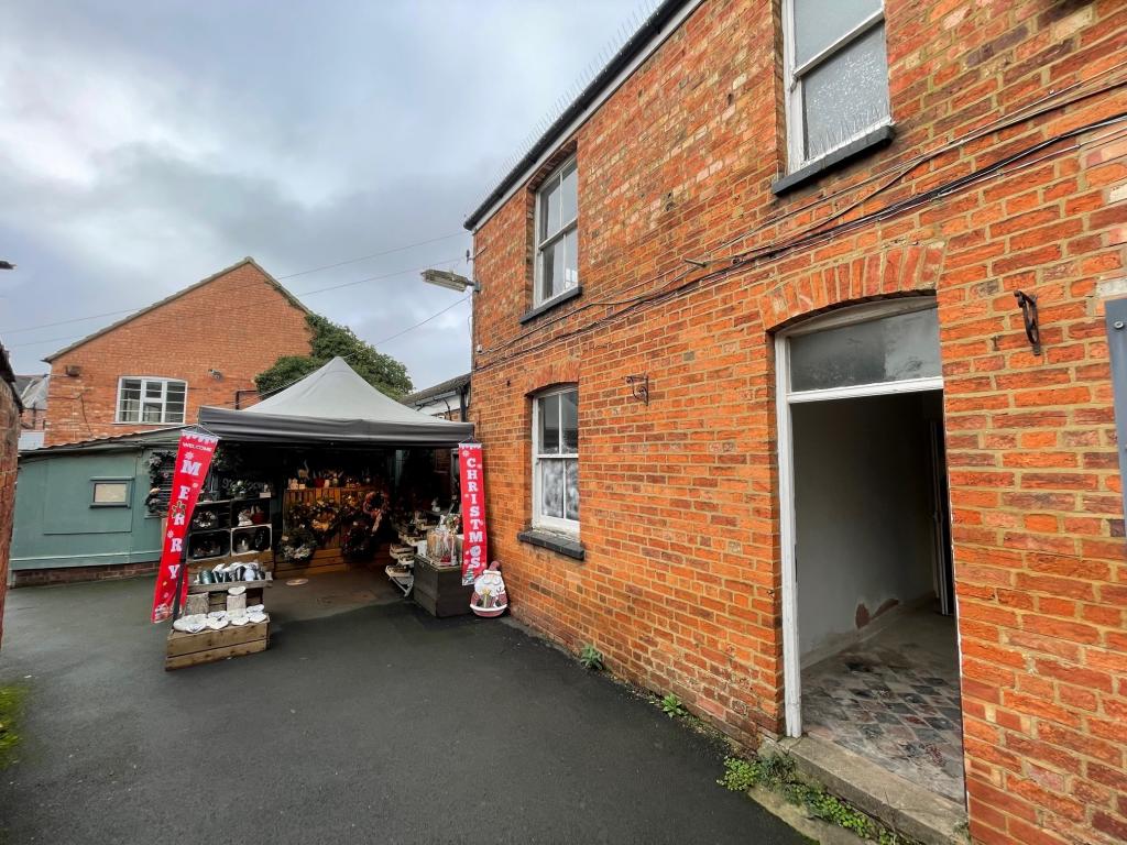 Mixed use property for sale in 37 and 37A High Street, Rushden NN10 0QE