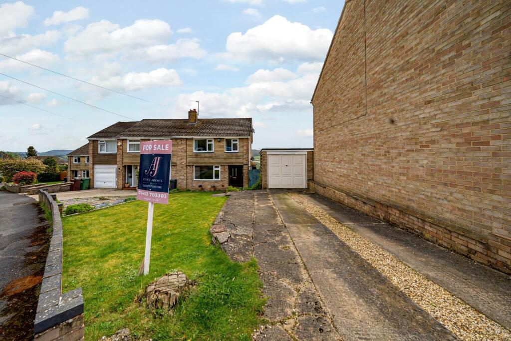 3 bedroom semidetached house for sale in Barrowfield Road, Stroud, GL5