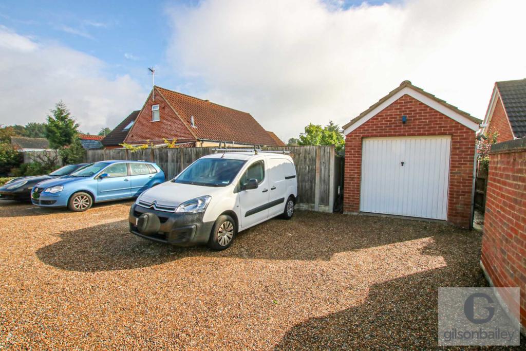 3 bedroom chalet for sale in Norwich Road, Lingwood, NR13