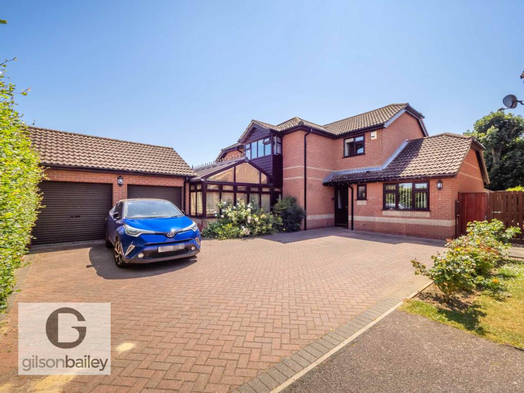 4 bedroom house for sale in Westfield Road, Brundall, NR13