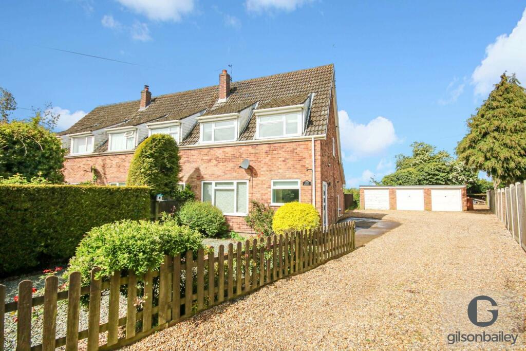 3 bedroom end of terrace house for sale in Wroxham Road, Rackheath, NR13