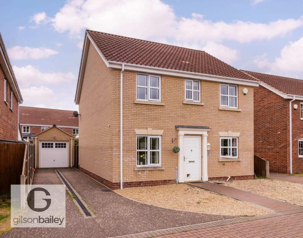 4 bedroom detached house for sale in St Edmunds Road, Lingwood, NR13