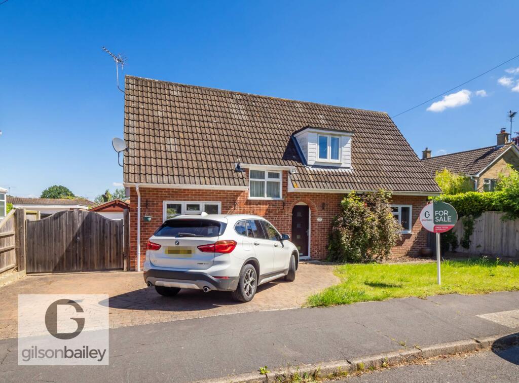 4 bedroom detached house for sale in Nurseries Avenue, Brundall, NR13