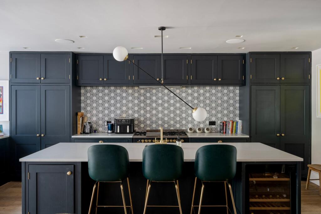 Main image of property: Brondesbury Villas, Queens Park, NW6