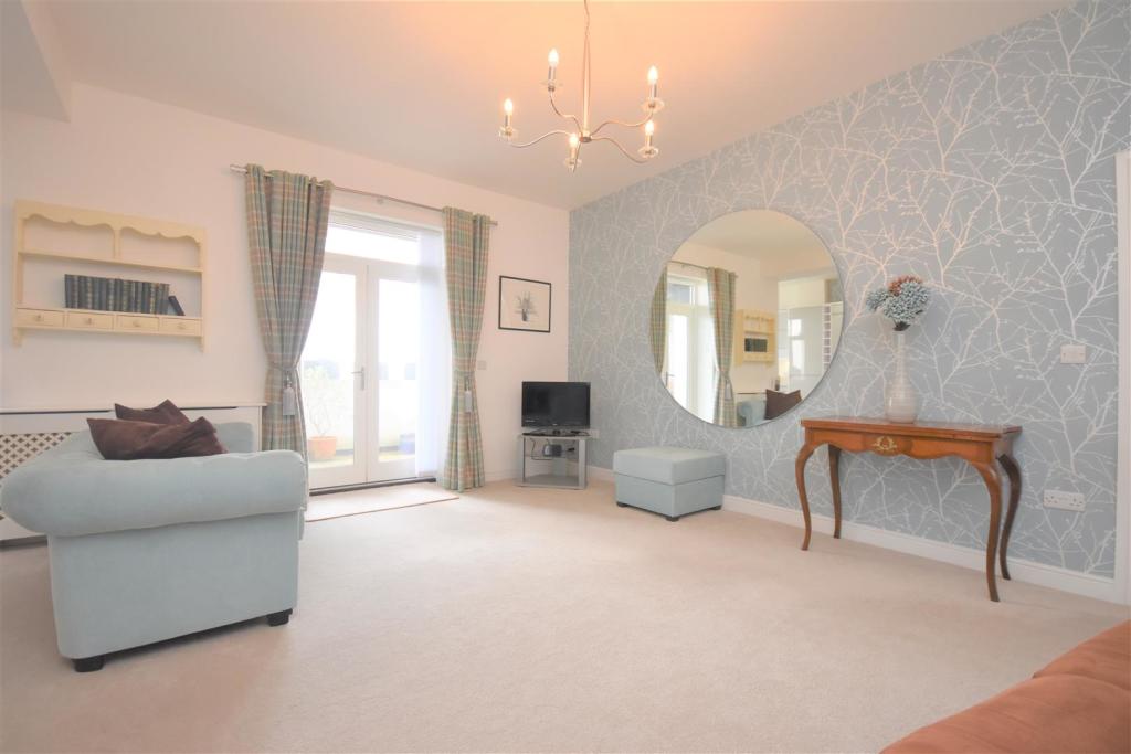 2 bedroom apartment for sale in Mostyn House, Parkgate, CH64