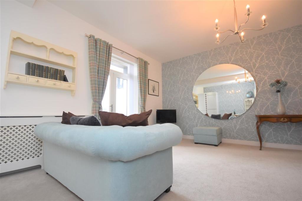 2 bedroom apartment for sale in Mostyn House, Parkgate, CH64