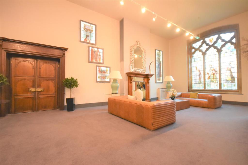 2 bedroom apartment for sale in Mostyn House, Parkgate, CH64