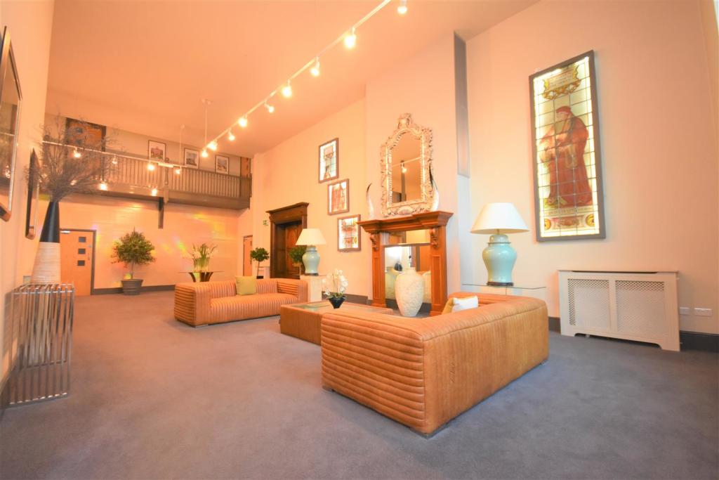 2 bedroom apartment for sale in Mostyn House, Parkgate, CH64