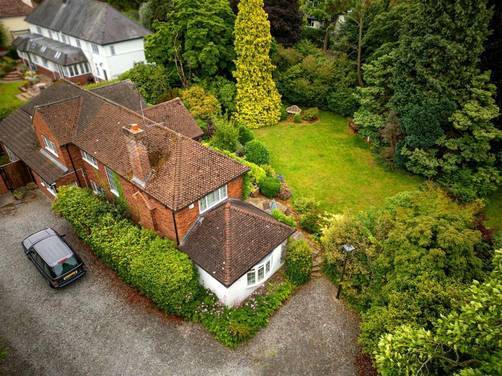Additional property image - Beech Cottage, Wood Lane, Parkgate, Neston
