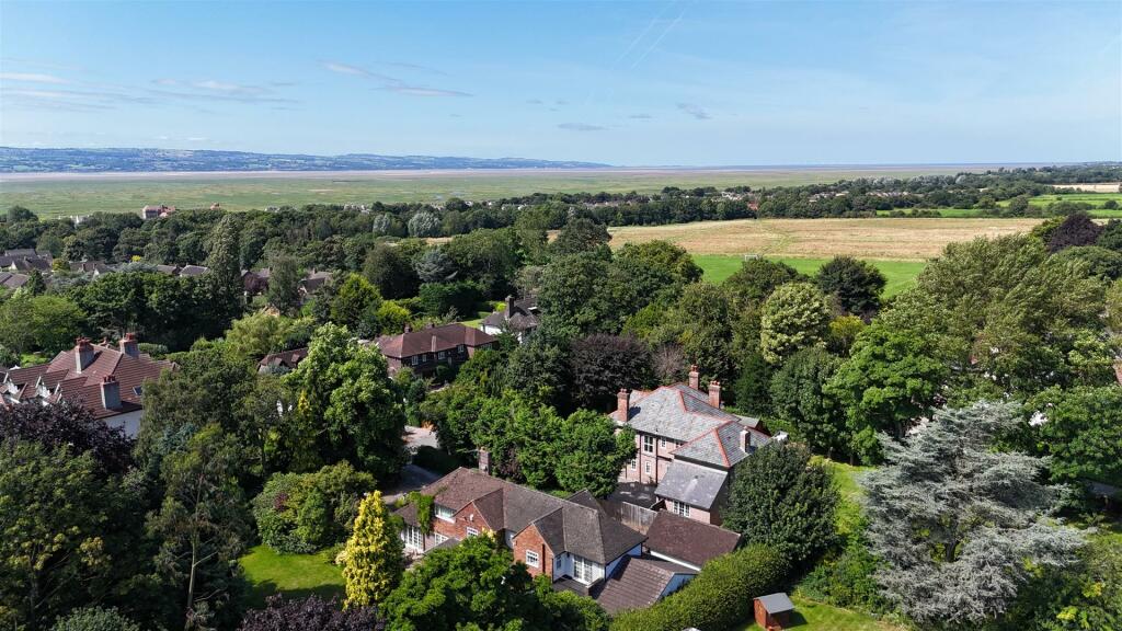 Additional property image - Beech Cottage, Wood Lane, Parkgate, Neston