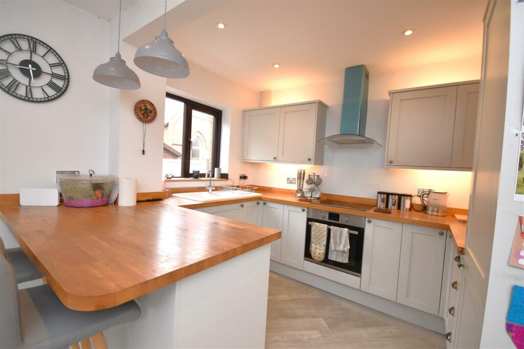 Additional property image - Neston Road, Willaston, Neston