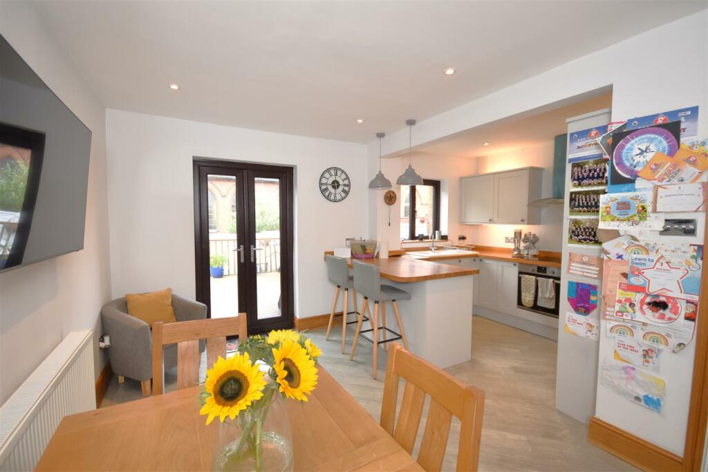 Additional property image - Neston Road, Willaston, Neston