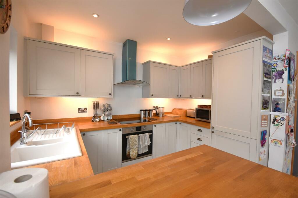Additional property image - Neston Road, Willaston, Neston