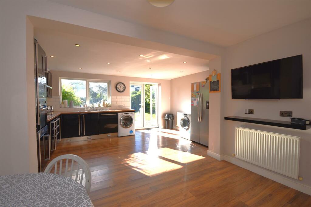 Additional property image - Talbot Avenue, Little Neston
